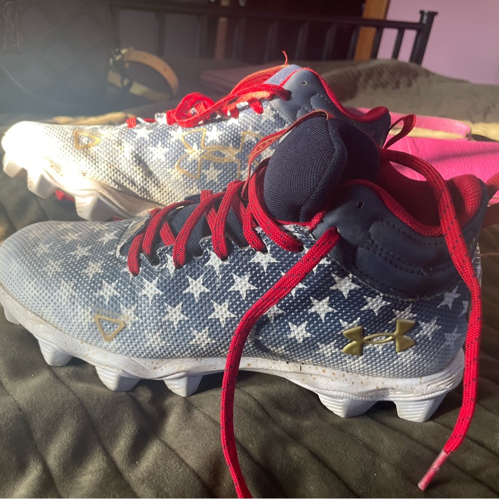 Boys football cleats - UA